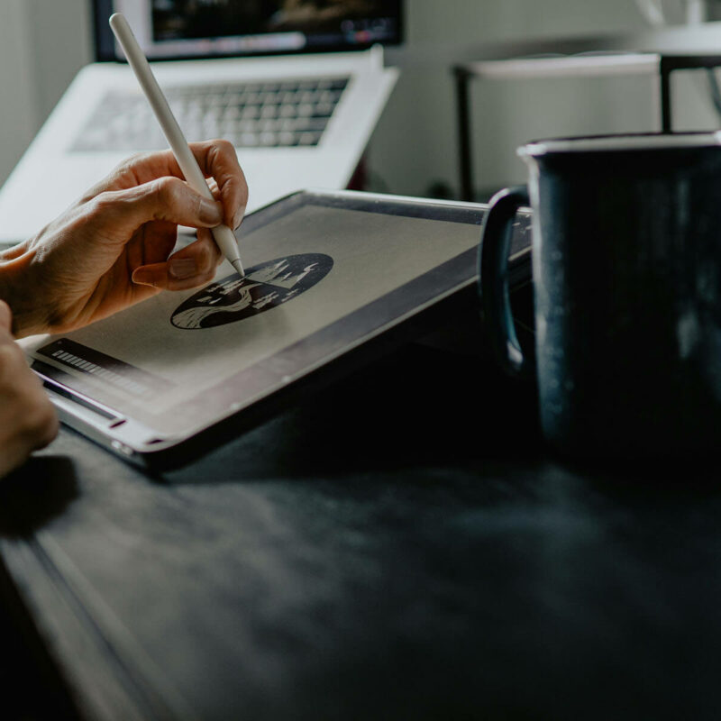 creation logo pas chergraphiste independant bordeaux infographiste freelance