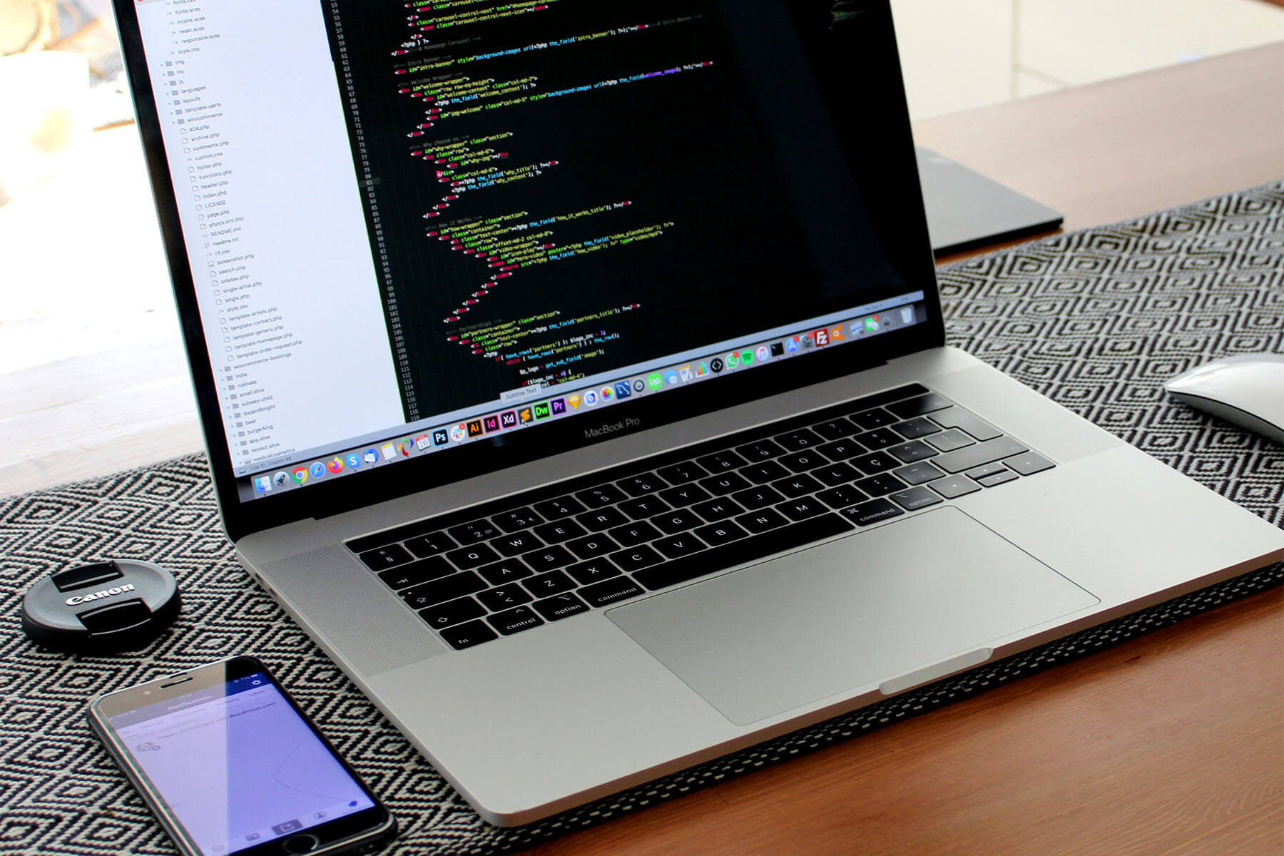 developpement-responsive-siteweb-sur-mesure-webdesigner-infographiste-freelance-bordeaux