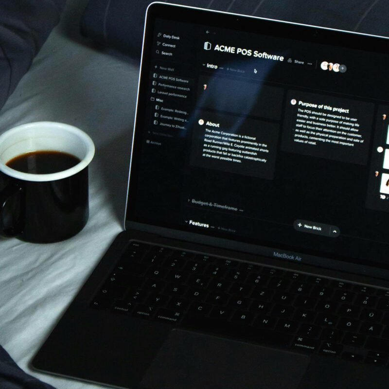 creation site web dark mode sombre téléphone responsive mobilefirst webdesigner bordeaux
